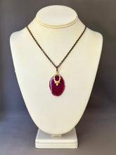 Load image into Gallery viewer, Fuchsia Necklace