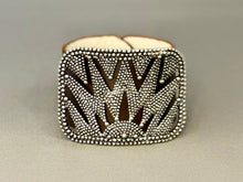 Load image into Gallery viewer, Hermine Bracelet 1