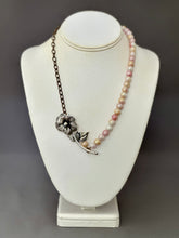 Load image into Gallery viewer, Magnolia Necklace