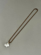 Load image into Gallery viewer, Tini Necklace - Clear Flower