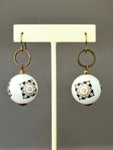 Load image into Gallery viewer, Jennie Earrings