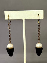 Load image into Gallery viewer, Stephanie the Drop - Jet and Cream