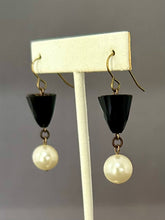 Load image into Gallery viewer, Stephanie the Basic - Jet and Cream