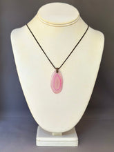 Load image into Gallery viewer, Rosa Necklace
