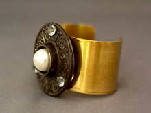 Load image into Gallery viewer, Victoria Cuff - Cream Pearl and Crystal
