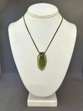 Load image into Gallery viewer, Fern Necklace
