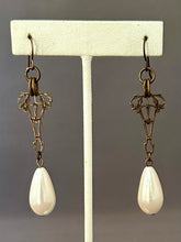 Load image into Gallery viewer, Marion Earrings
