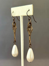 Load image into Gallery viewer, Marion Earrings
