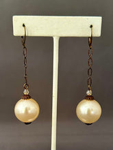 Load image into Gallery viewer, Pearl Earrings
