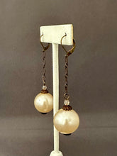 Load image into Gallery viewer, Pearl Earrings
