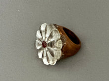 Load image into Gallery viewer, Flower Ring
